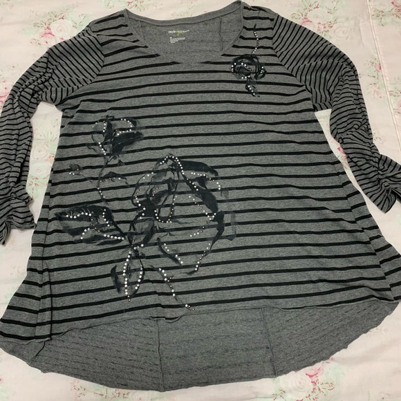 Style&Co. Woman Pus size 2X high low jeweled top - Picture 8 of 8